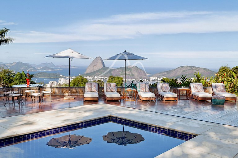 Mansion with Sugarloaf Mountain views in Santa Teresa