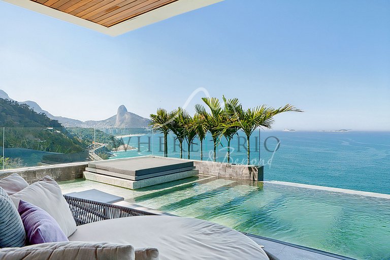 Casa de luxo com vista mar no Joá