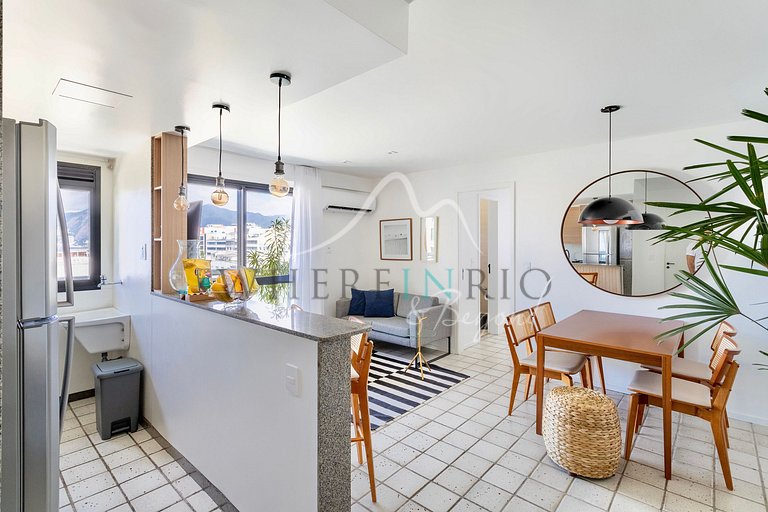 Renovated apartment in Ipanema with sea view
