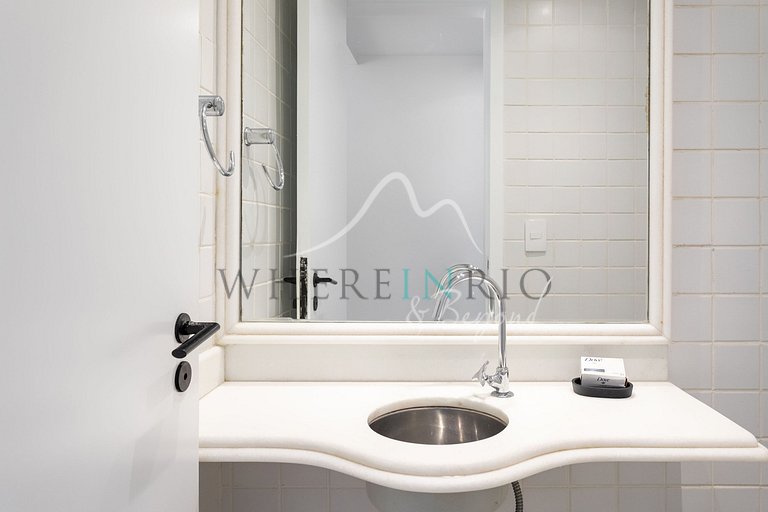 Renovated apartment in Ipanema with sea view