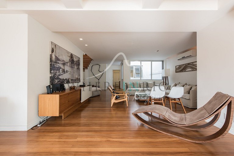 Luxury penthouse with 4 suites and pool in Leblon