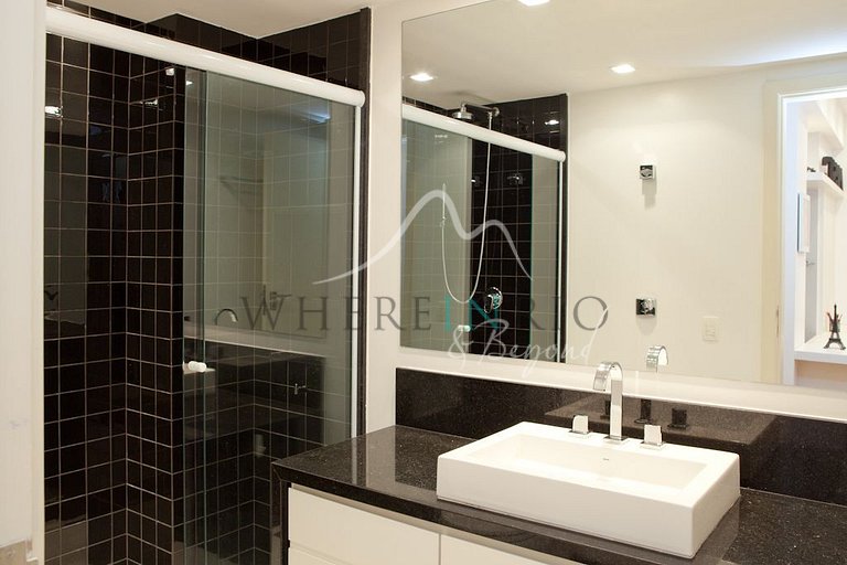 Luxury apartment with beach view in Copacabana