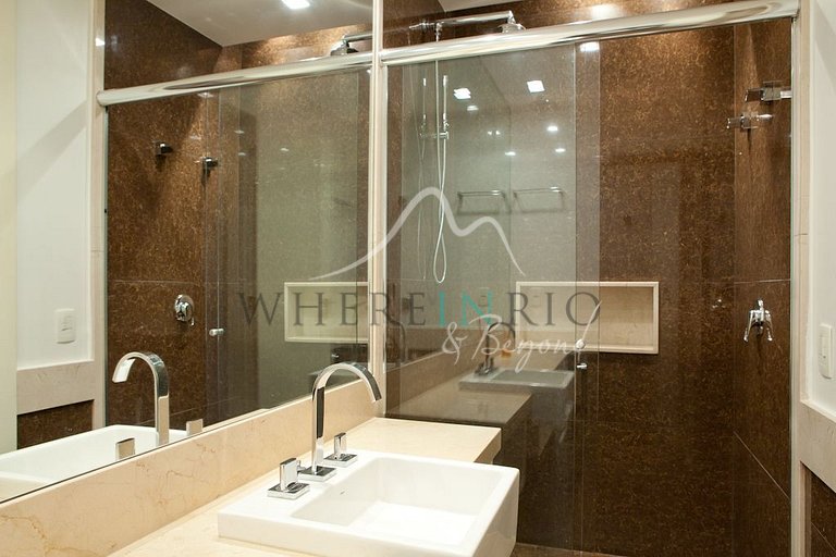 Apartamento com vista para praia em Copacabana