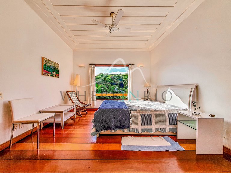 Casa de férias em Búzios com vista para a piscina e para o m