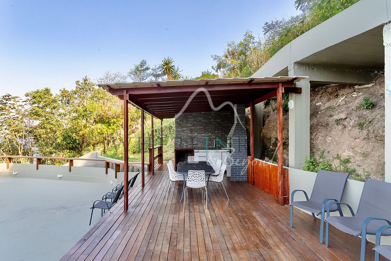 Exclusive luxury villa with sea view in Joá