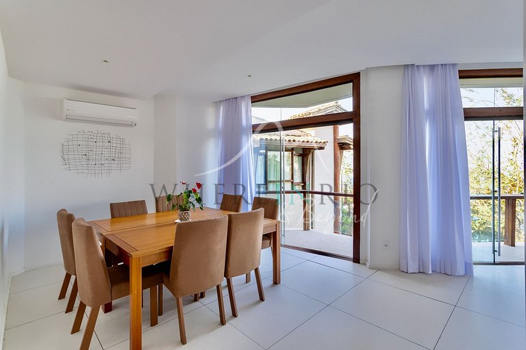 Exclusive luxury villa with sea view in Joá