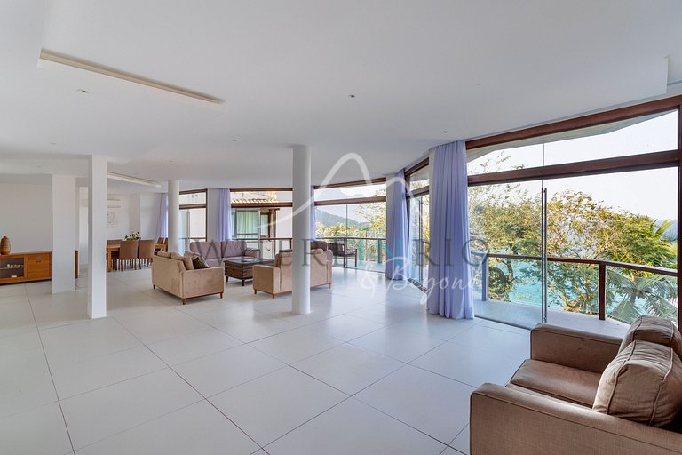 Villa exclusiva com vista para o mar em Joá