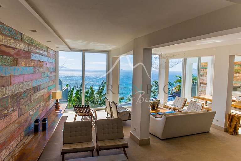 Casa com piscina para as férias em Joá