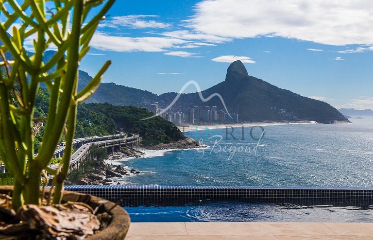 Casa de 1200m2 com piscina para alugar para as férias em Joá