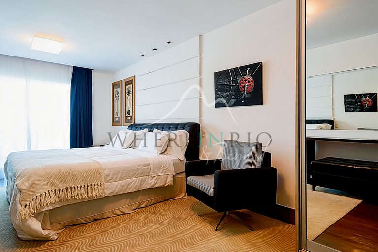 Casa de luxo com 4 suítes e piscina com vista para o mar em