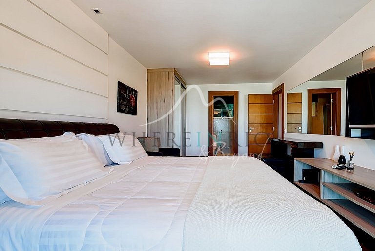 Casa de luxo com 4 suítes e piscina com vista para o mar em