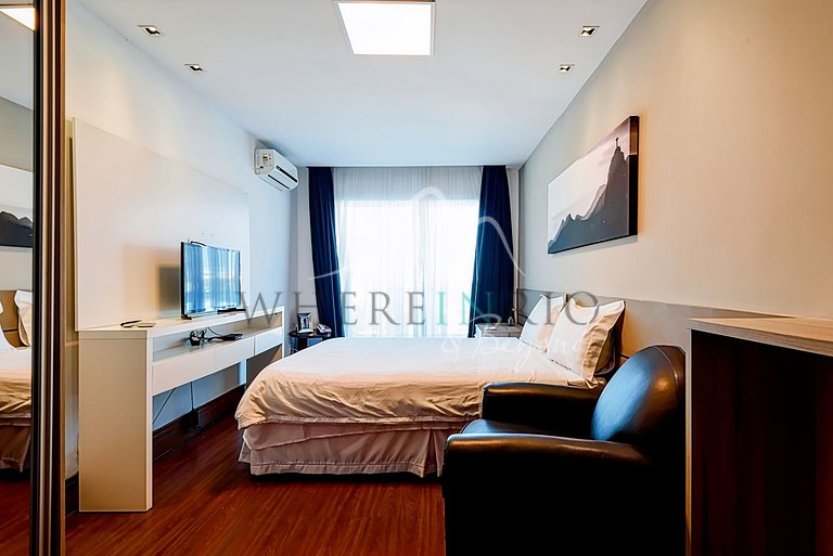 Luxury house with 4 suites and pool with sea view in Joá