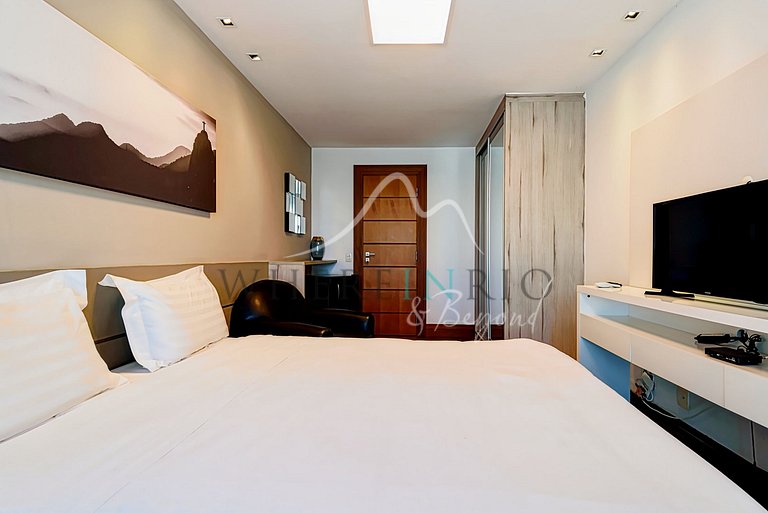 Casa de luxo com 4 suítes e piscina com vista para o mar em