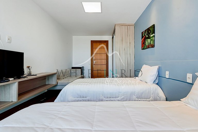Casa de luxo com 4 suítes e piscina com vista para o mar em