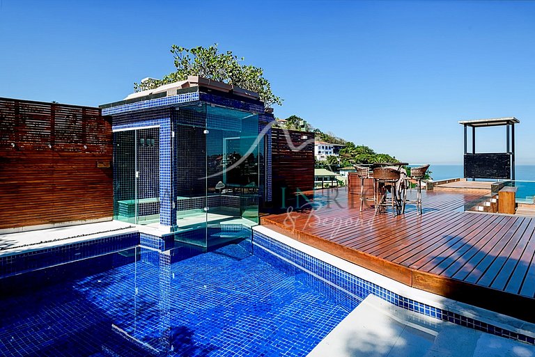 Luxury mansion with ocean view in Joá