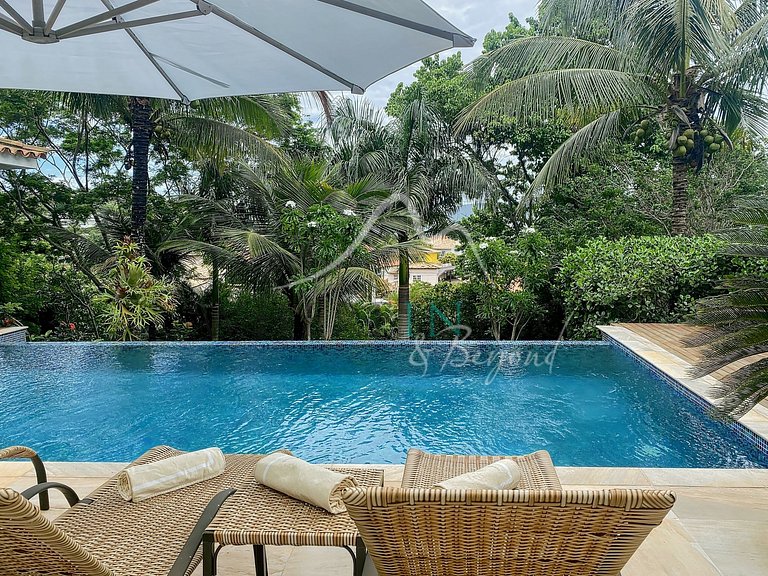 Luxury house with pool in Búzios
