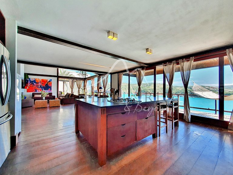 Superbe villa avec piscine en front de mer pour louer à Búzi