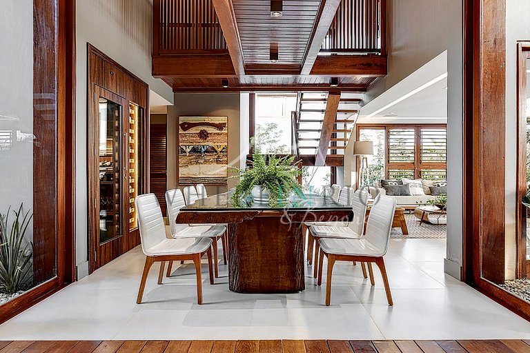 Luxurious villa with pool in Praia do Forte