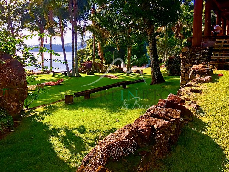 Exceptional property on Gipóia Island