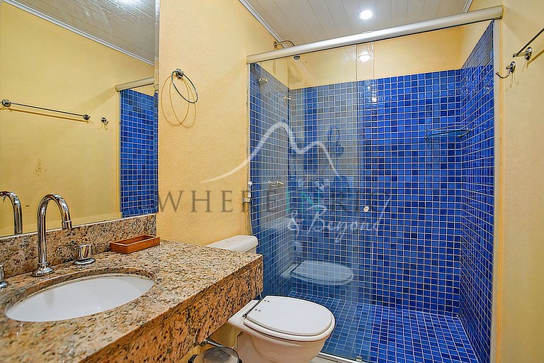 Mansão com vista mar e piscina de borda infinita em Búzios p