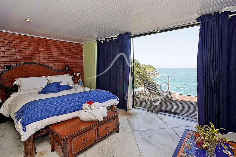 Mansão com vista mar e piscina de borda infinita em Búzios p
