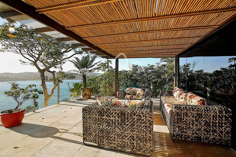 Mansão com vista mar e piscina de borda infinita em Búzios p