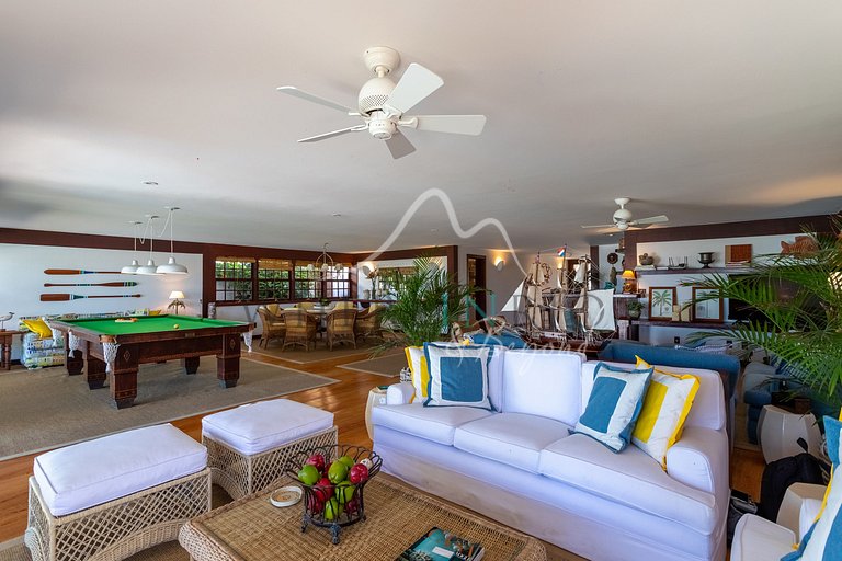 Luxury beachfront house in Búzios