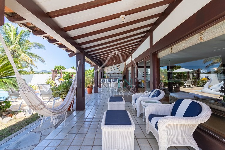 Luxury beachfront house in Búzios