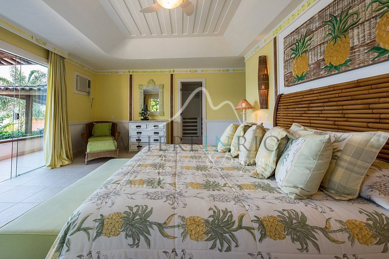 Linda casa com praia particular em Angra dos Reis