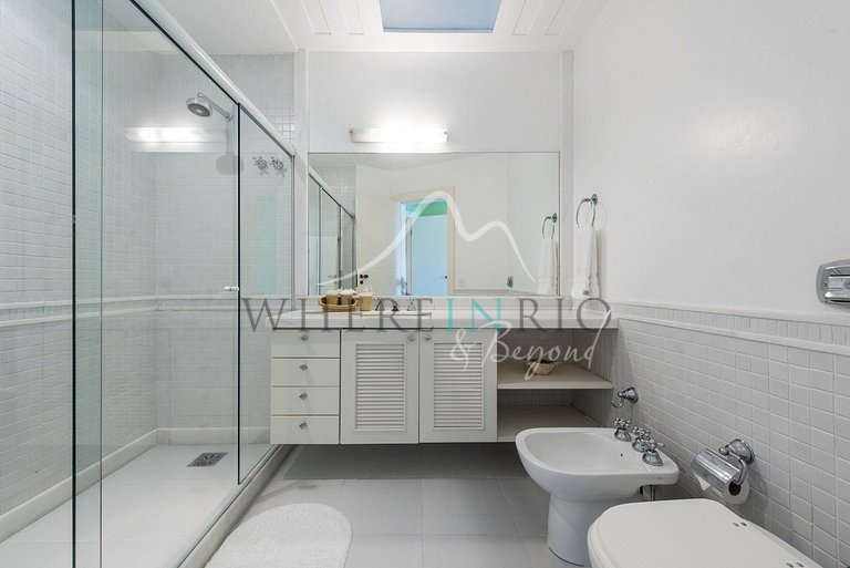 Beautiful House with Private Beach in Angra