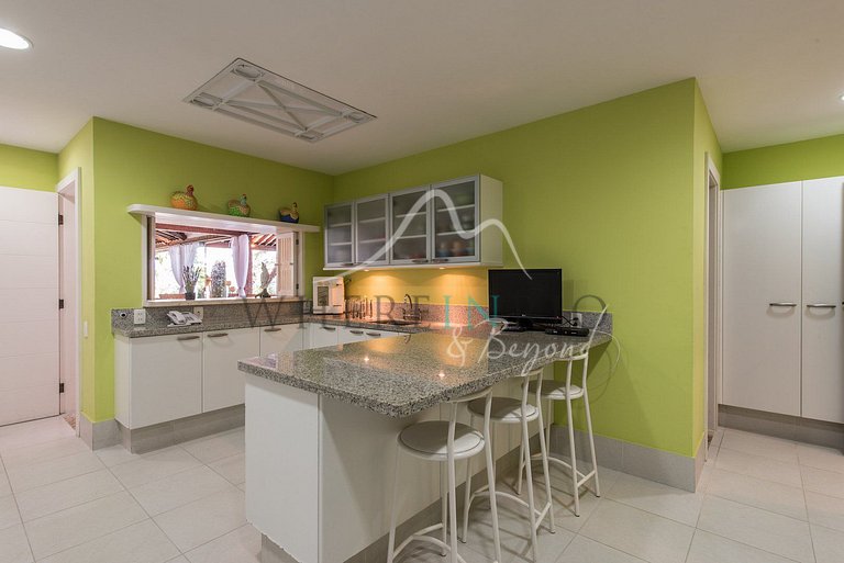 Linda casa com praia particular em Angra dos Reis