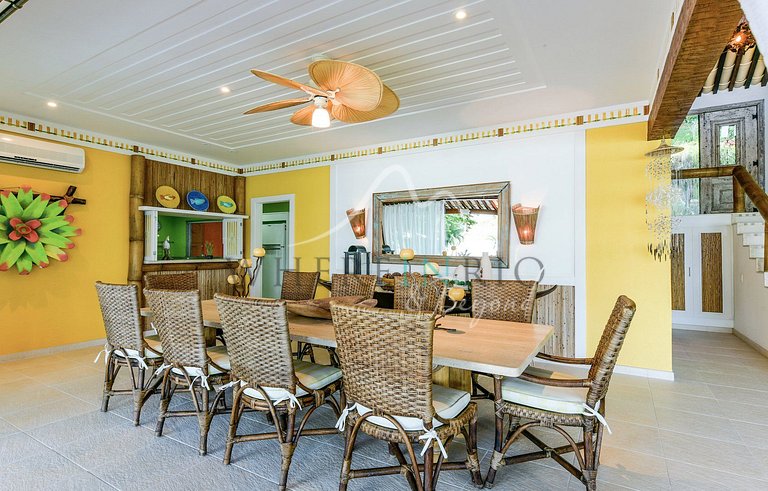 Linda casa com praia particular em Angra dos Reis