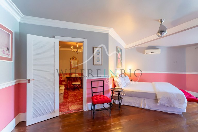 Hotel Mansão de 7 suítes com vistas lindas no Joá para alugu