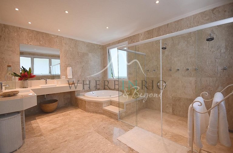 Ocean view mansion with 6 suites for vacation rental in Angr