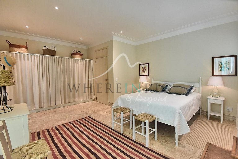 Luxury sea view mansion for rent