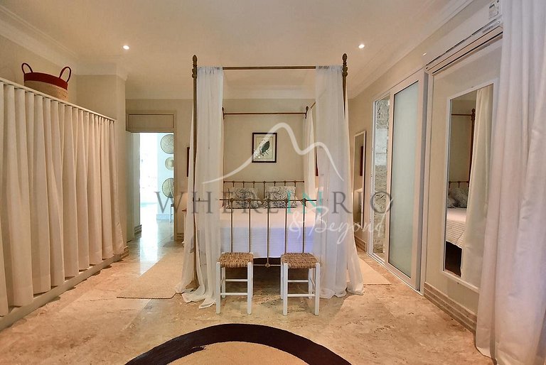 Ocean view mansion with 6 suites for vacation rental in Angr