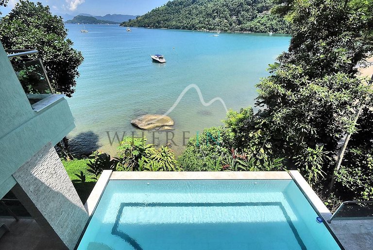 Ocean view mansion with 6 suites for vacation rental in Angr