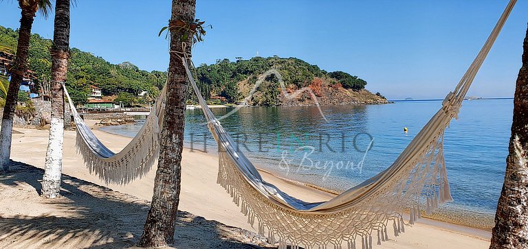 Maison avec piscine et plage privée à Angra