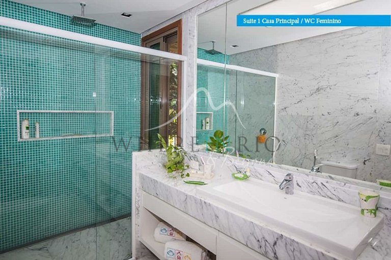 Luxury vacation home on Ilha Grande