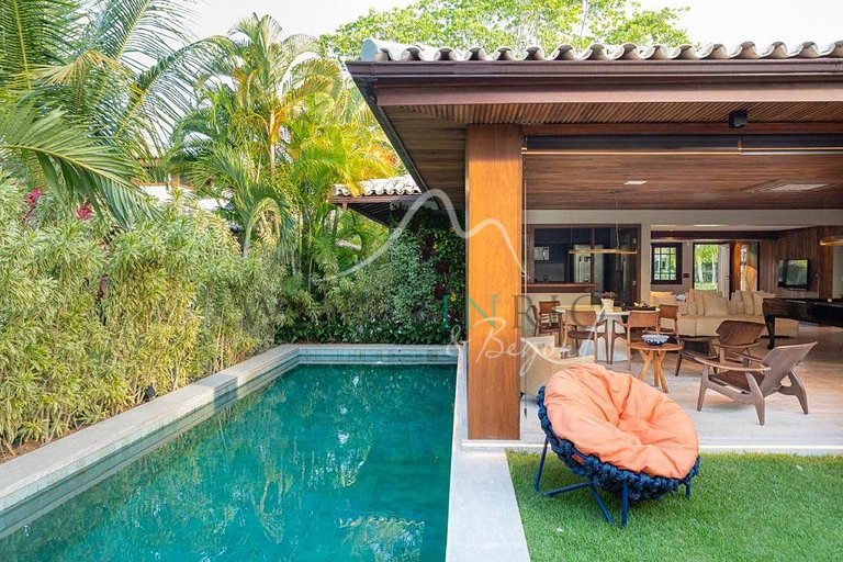 Casa de luxo com 5 suítes na Praia do Forte