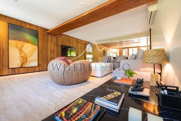 Casa de luxo com 5 suítes na Praia do Forte