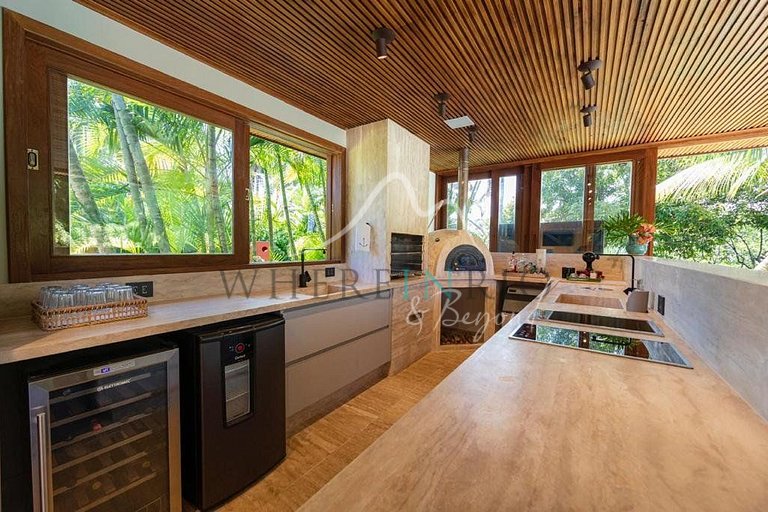Casa de luxo com 5 suítes na Praia do Forte