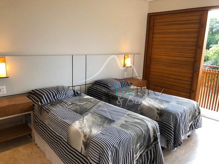 Casa de luxo moderna com 5 suítes para férias em Praia do Fo