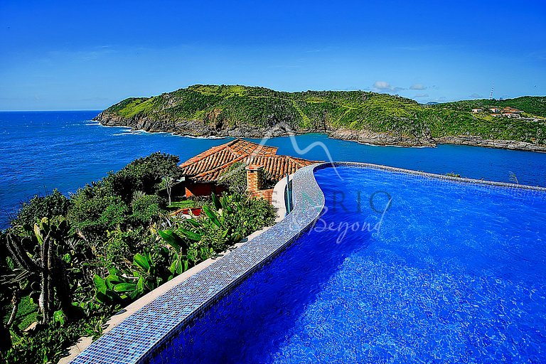 Mansão com vista mar e piscina de borda infinita em Búzios p