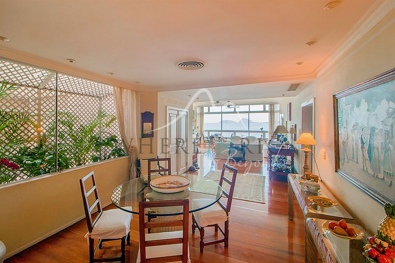 Apartment with sea view and 2 bedrooms for rent in Ipanema