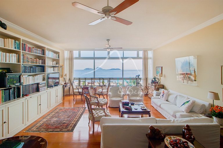 Apartment with ocean view in Ipanema