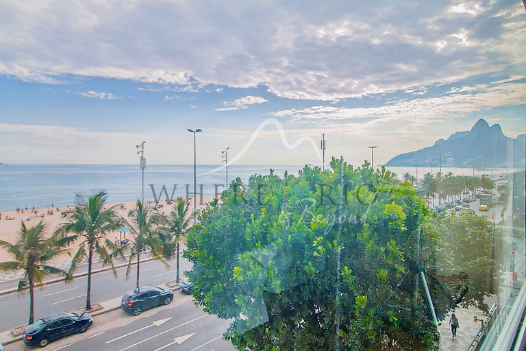 Apartment with ocean view in Ipanema