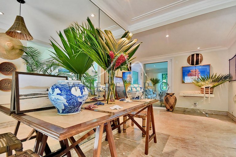 Luxury sea view mansion for rent