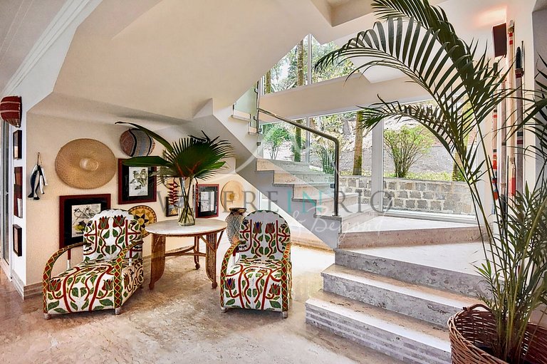 Ocean view mansion with 6 suites for vacation rental in Angr