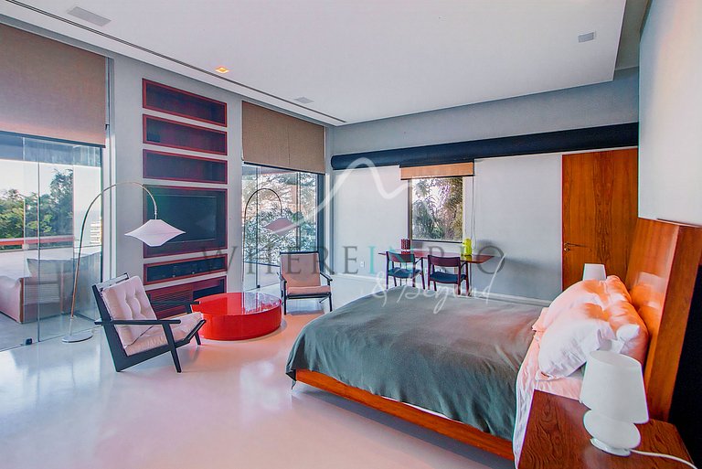 Spectacular 4 bedroom house with pool for rent in Joatinga